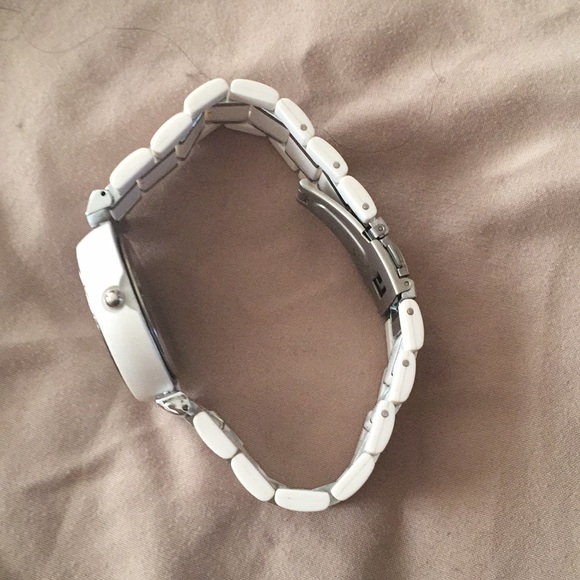 Watch - Picture 2 of 7